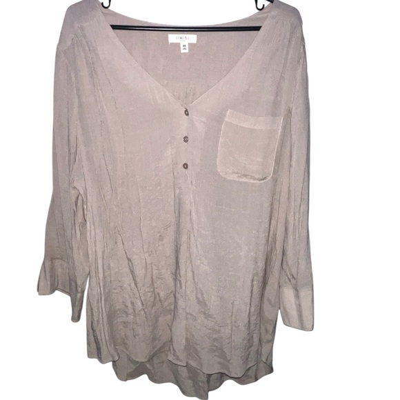 COMO BLU | LIGHTWEIGHT TAN HALF BUTTON DOWN TOP - Picture 8 of 8